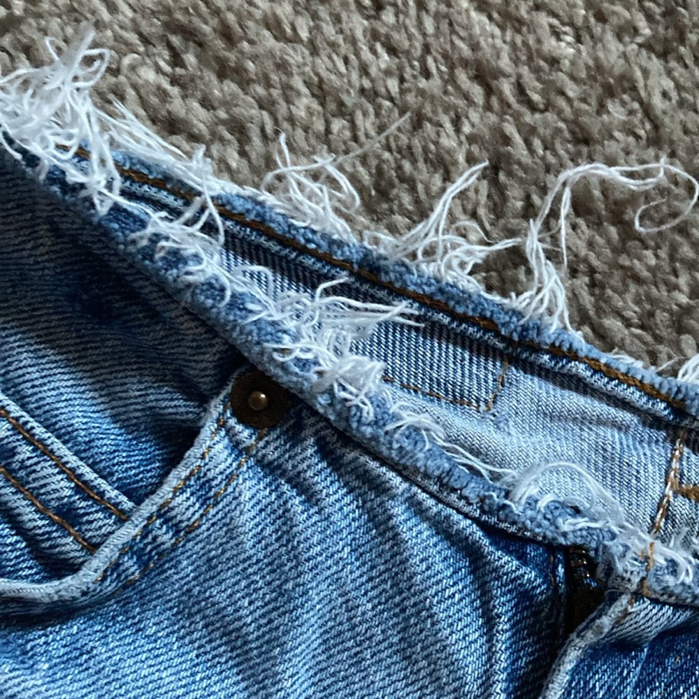Orange tab Levi’s shorts - Picture 10 of 10
